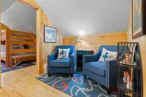 Cabin, Multiple Beds, Kitchen, Garden View (Sprucewold Cabin) | 3 bedrooms, individually decorated, individually furnished, bed sheets - Amazing All-season Sprucewold Cabin w/ Private Beach Club Access Dog-friendly (Boothbay Harbor)
