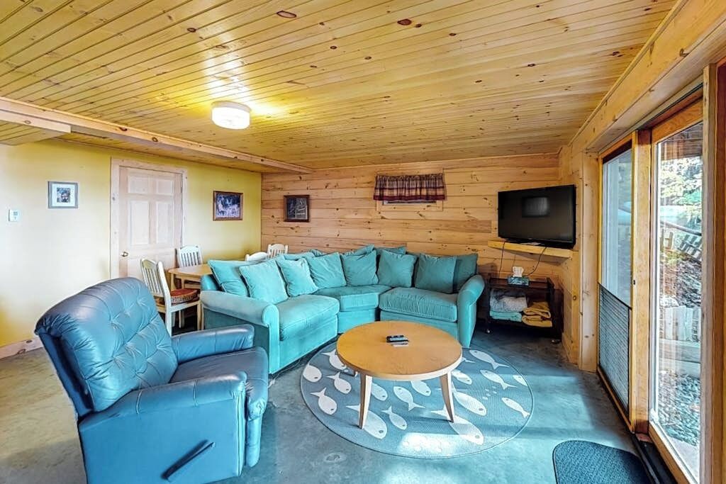 Cabin, Multiple Beds, Kitchen (Owl's Nest) | Living area