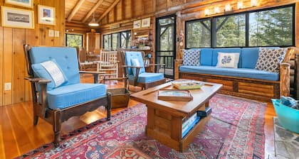 Cozy Home With Serene Views, Wood-burning Fireplace & Wifi