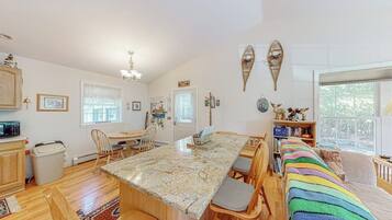 3 bedrooms, individually decorated, individually furnished, bed sheets