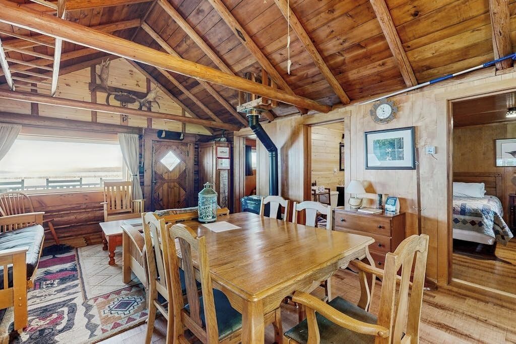캐빈, 침대(여러 개) (The Rockwood Cabin on Moosehead Lake)