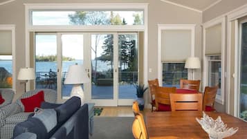 House, Multiple Beds (Rockledge Estate) | Living area