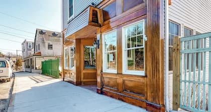 Lovely Downtown Northeast Harbor Suite Near the Water and Near Acadia