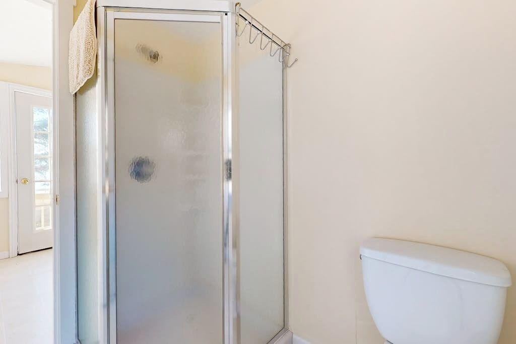Cabin, 1 Queen Bed, Pets Not Allowed (Union Bay Cottage - The Love Shack) | Bathroom | Separate tub and shower, towels