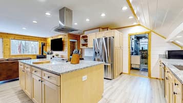 Apartment, Multiple Beds, Fireplace, Garden View (Moosehead Lake Home Base) | Private kitchen