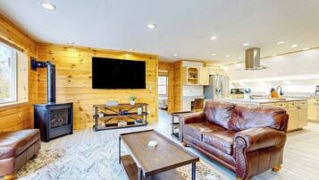Apartment, Multiple Beds, Fireplace, Garden View (Moosehead Lake Home Base) | Living area