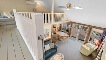Cottage, Multiple Beds (Little White Caps) | Living area