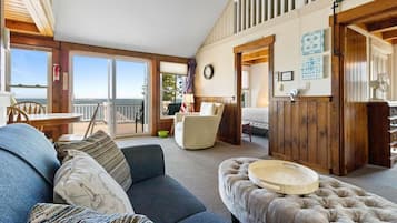 Cottage, Multiple Beds (Little White Caps) | Living area