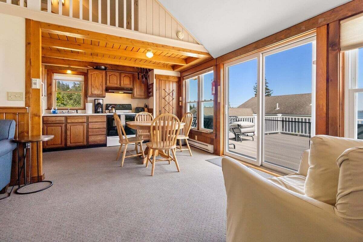 Cottage, Multiple Beds (Little White Caps) | Living area