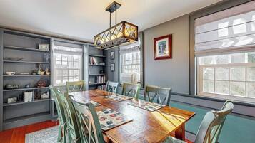 Apartment, 1 King Bed, Garden View (Finest Kind) | 1 bedroom, individually decorated, individually furnished, bed sheets