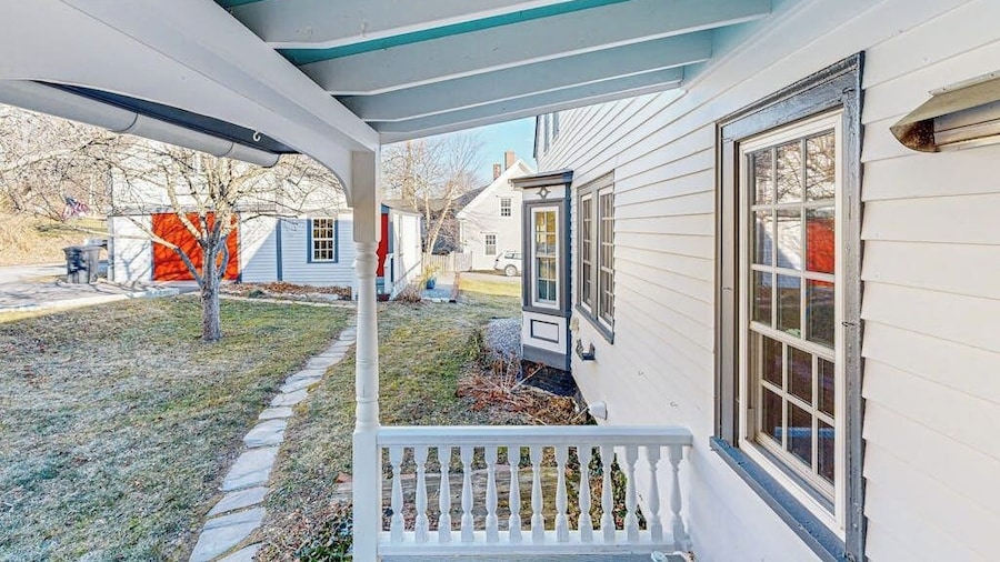 Cozy Apartment Near The River: Walk to Town & Local Attractions