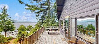 Waterfront Cabin With Amazing Views From the Deck & Lake Access