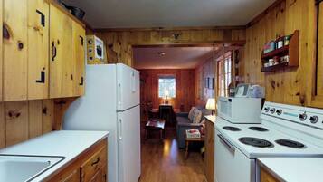 Cabin, Multiple Beds, Fireplace (Traditional Maine Cabin) | Interior