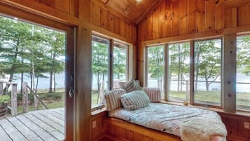 Cabin, Multiple Beds (Robinhood Retreat at Georgetown) | 2 bedrooms, individually decorated, individually furnished, bed sheets