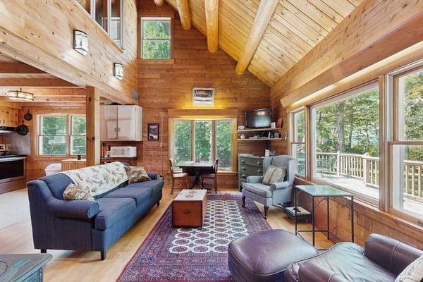 Cabin, Multiple Beds, Kitchen (Charloon Cabin) | Living area