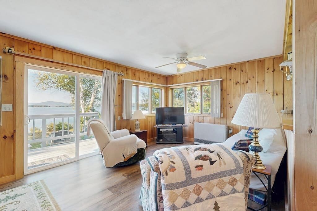 Cabin, Multiple Beds, Kitchen (Lakeshore Lovely)