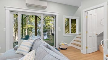 House, Multiple Beds, Garden View (Kinney Cabin) | Living area