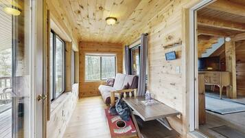 Cabin, Multiple Beds, Kitchen (Ridge View Cottage) | Living area