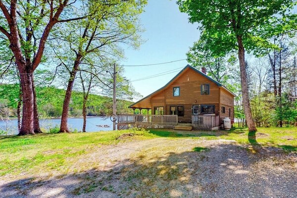 Wonderful Lakefront Gem W/ Free Wifi, Dock, Private Beach, Kayaks, Canoe & More - Sebec lake, Sebec