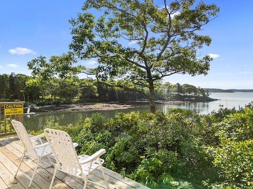 Gorgeous Oceanfront Home With Hot Tub, Modern Remodel, and Stunning Views
