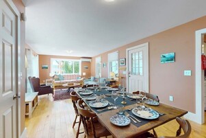 House, Multiple Beds, Kitchen, River View (Kennebec View)