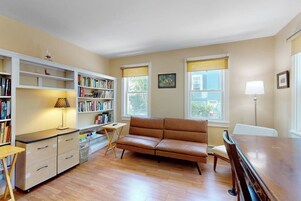 House, Multiple Beds, Kitchen, River View (Kennebec View) | Interior