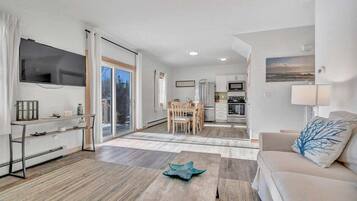 Ferienhaus, Mehrere Betten, Terrasse (Ocean Breeze West Wind) | Wohnbereich