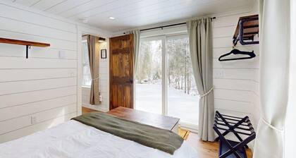 Brand-new Dog-friendly Home Near Hancock Pond With Firepit, Grill, Streaming, AC