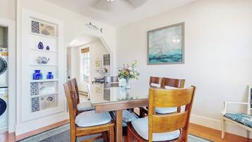 Apartment, Multiple Beds, Kitchen | Dining