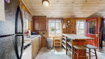 Cabaña, varias camas, cocina (Carefree Point) | Cocina privada