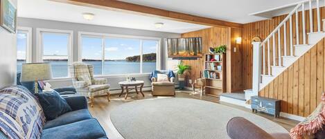House, Multiple Beds (Cobbossee Hideaway) | Living area