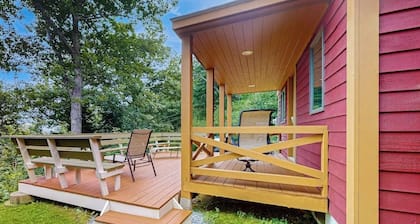 Beautiful Hilltop Home With Deck & View of Penobscot Bay - Near Festivals & More