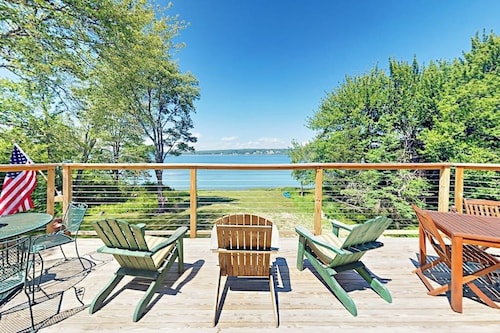 Renovated Waterfront Cottage With Expansive Deck, Multiple Fireplaces, & Grill