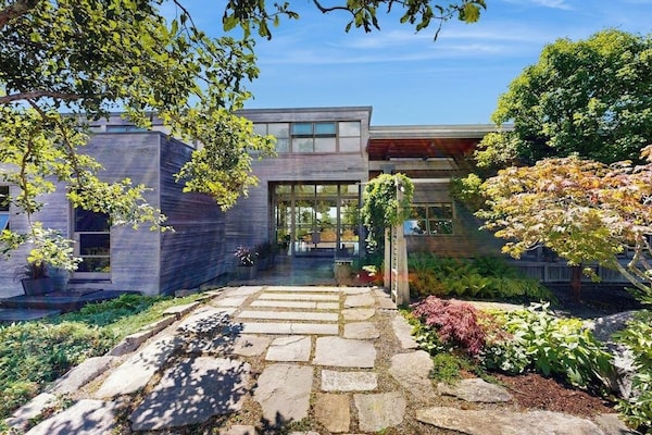 Stylish Coastal Retreat W/ Spacious Layout & Access To The St. George Peninsula - Vinalhaven, ME