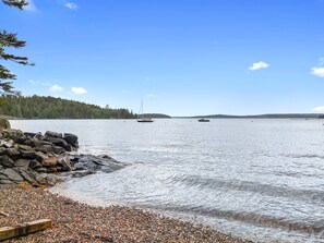 Beach - Comfortable Bayfront Home With Beautiful Views, Large Deck & On-site Tennis (Seal Cove)