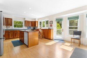 Unclassified image, 5 of 44, button - Comfortable Bayfront Home With Beautiful Views, Large Deck & On-site Tennis (Seal Cove)