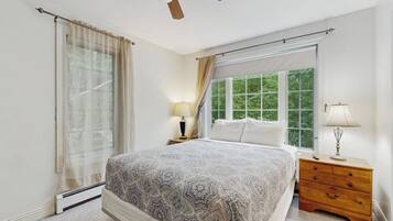 Cabin, Multiple Beds, Kitchen (Dogwood Cottage) | 3 bedrooms, individually decorated, individually furnished, bed sheets