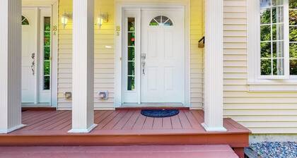 Convenient Home With Deck, Grill, & Washer/dryer - Walk Into Town & Acadia