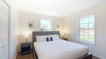 House, Multiple Beds (Seaside Cottage) | 2 bedrooms, individually decorated, individually furnished, bed sheets