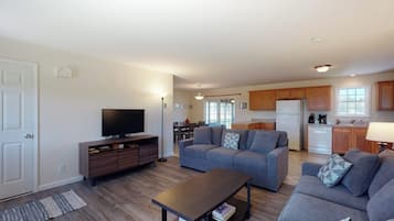 House, Multiple Beds (Seaside Cottage) | Living area