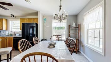 3 bedrooms, individually decorated, individually furnished, bed sheets