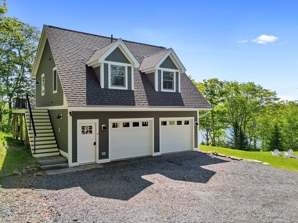 Charming Coastal Cottage With Deck, Grill, Firepit, And Jetted Tub - Boothbay, ME