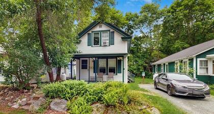 Quaint Family-friendly Cottage Near Main Street W/free Wifi and Partial A/C