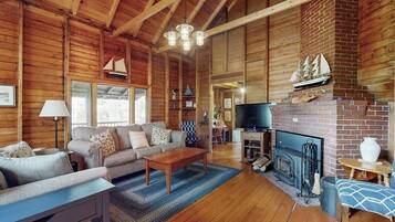 Cabin, Multiple Beds, Fireplace (Charming South Bristol Cottage) | Living area