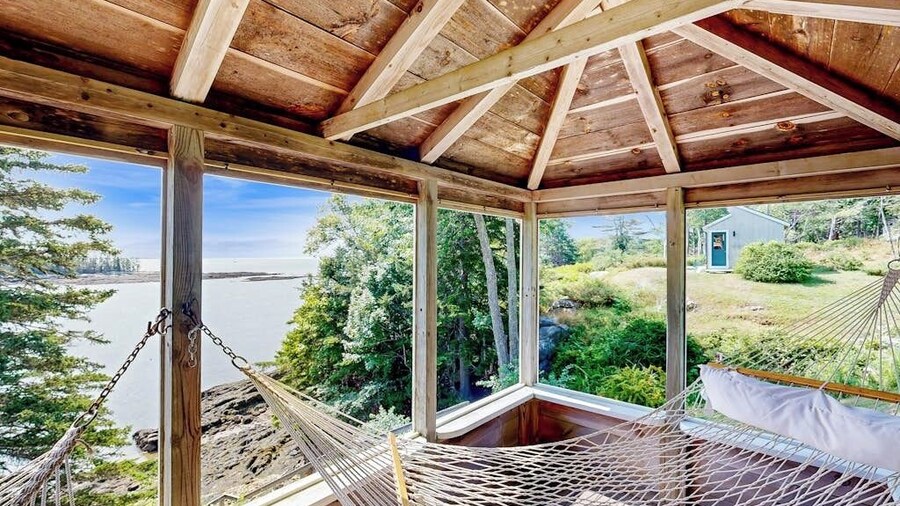 Stunning Artist's Retreat With Ocean View & Amazing Deck, Near Reid State Park