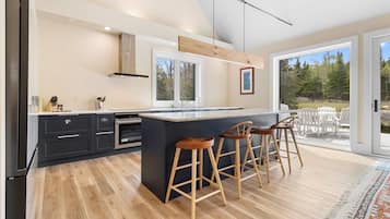 House, Multiple Beds, Garden View (The Pond House) | Private kitchen