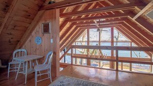 บ้านพัก, หลายเตียง, ห้องครัว, วิวแม่น้ำ (The Eagle's Nest) | วิวจากห้องพัก