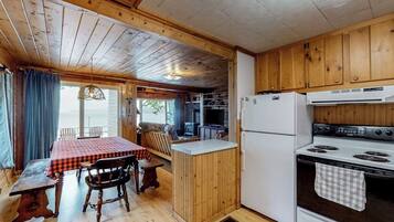 Cabin, Multiple Beds, Balcony (Lakefront Cabin #1) | Private kitchen