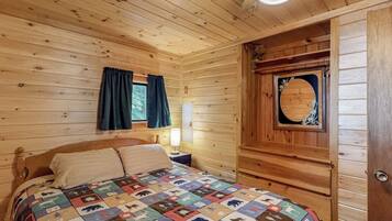 Cabin, Multiple Beds, Balcony (Lakefront Cabin #1) | 4 bedrooms, individually decorated, individually furnished, bed sheets