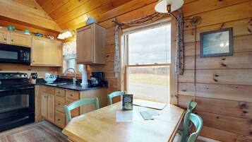 House, Multiple Beds, Patio (Loon Song) | Private kitchen